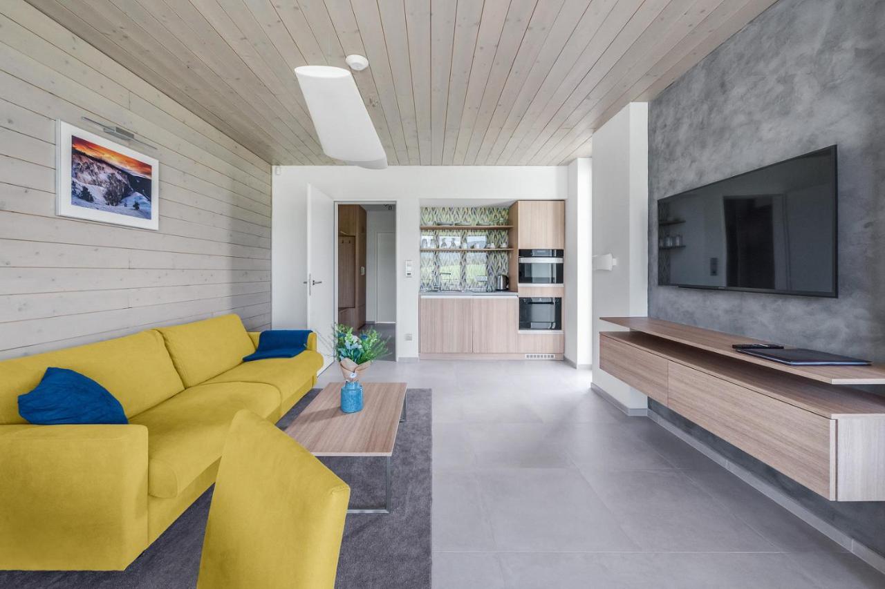 Apartmany Hradecek Mladé Buky Exteriör bild
