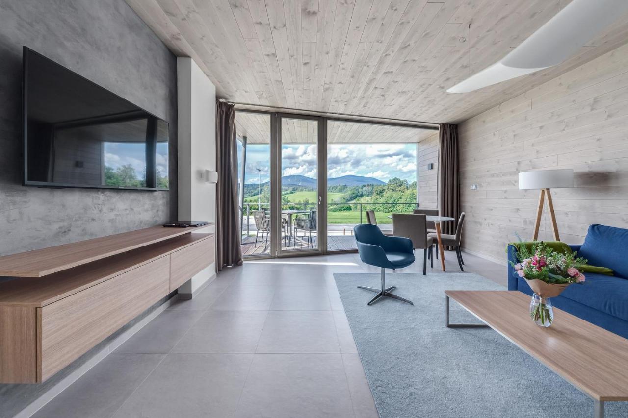 Apartmany Hradecek Mladé Buky Exteriör bild